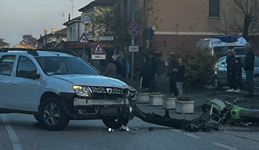 Incidente a Vigarano Mainarda, ferito un motociclista