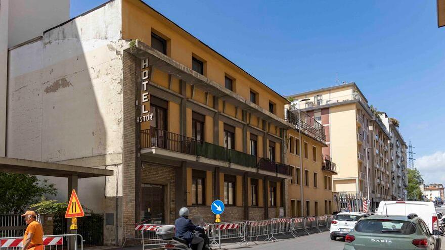 Ex Astor, all’asta per 2 milioni l’albergo del mistero di Kata. Chiuso poi occupato: la storia travagliata dell’immobile