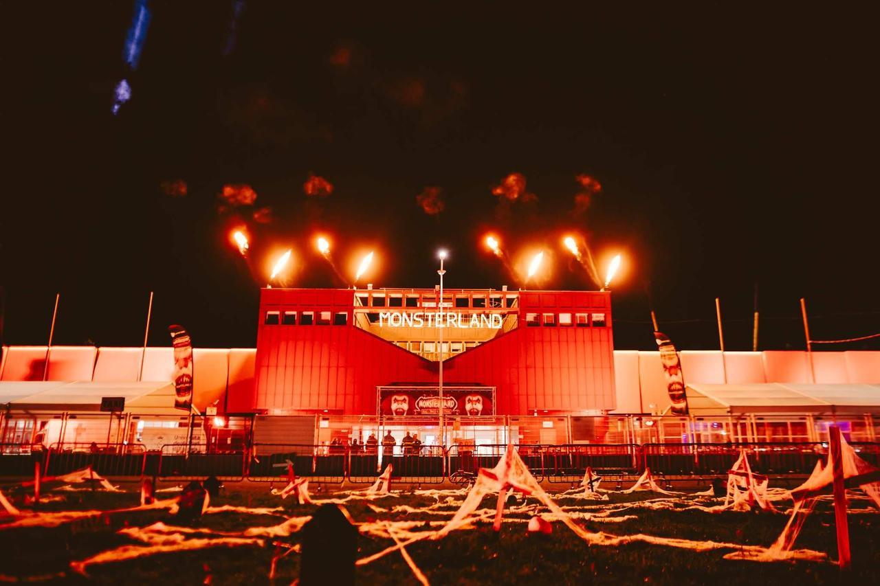 Cocaina e pasticche al Monsterland di Ferrara, arrestati due ventenni