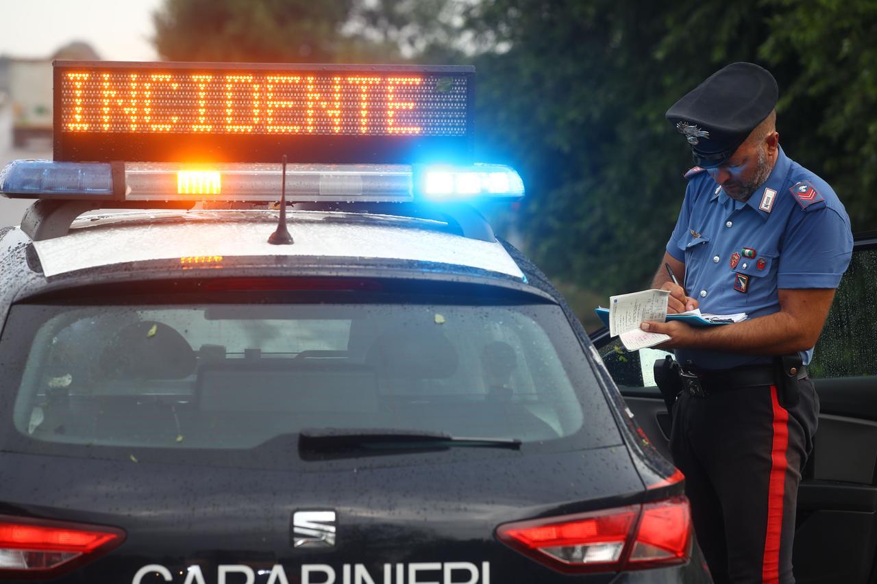 Cade dallo scooter a Montesanto, grave 14enne