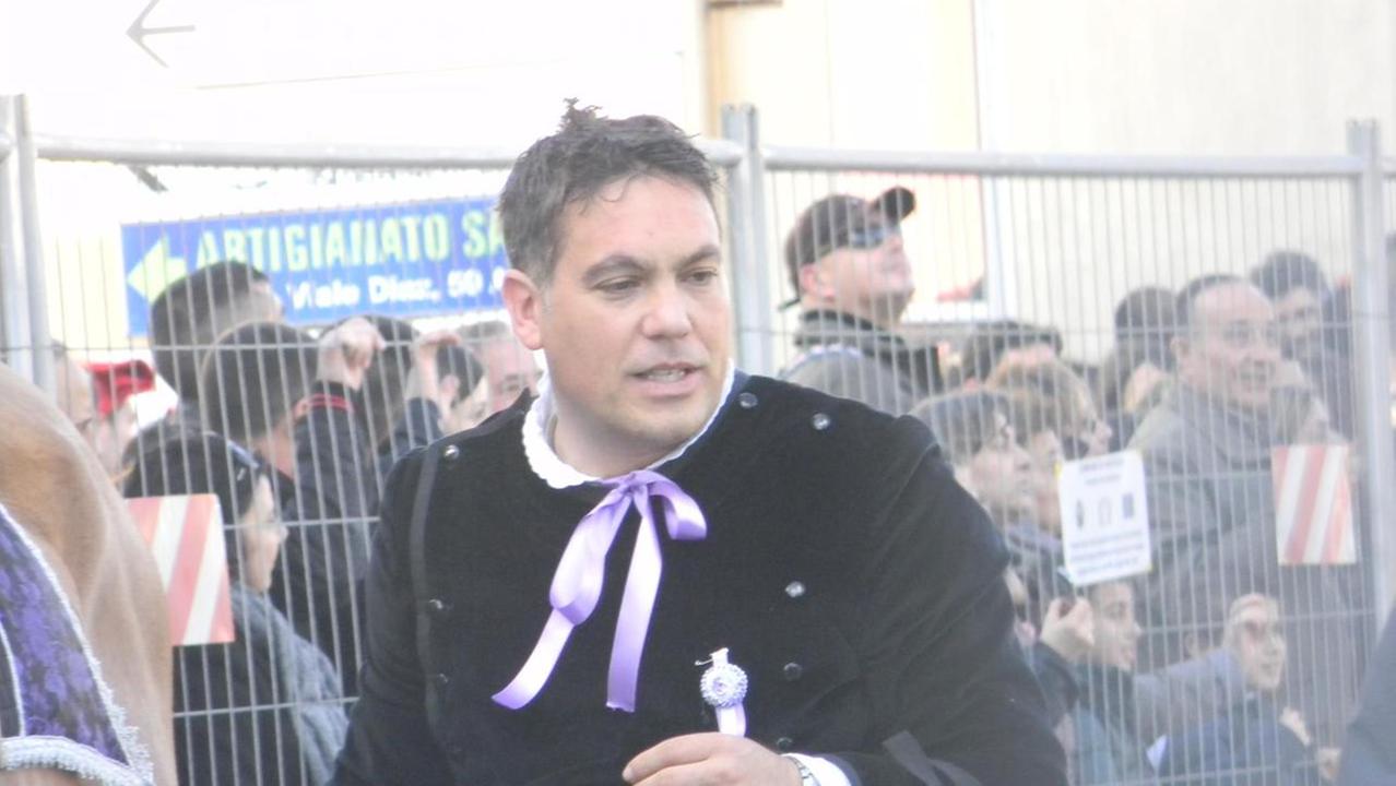 Filippo Vidili durante una Sartiglia. Il cavaliere oristanese è morto in un incidente di caccia