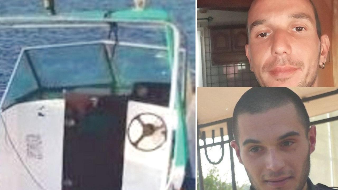 L’imbarcazione del misterioso naufragio nelle reti di un peschereccio a Marritza