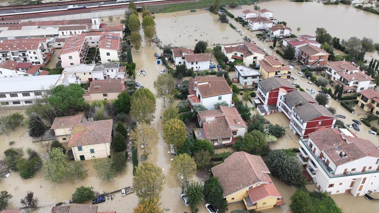 Una veduta dall’alto di Campi il giorno dopo l’alluvione, il 3 novembre 2023