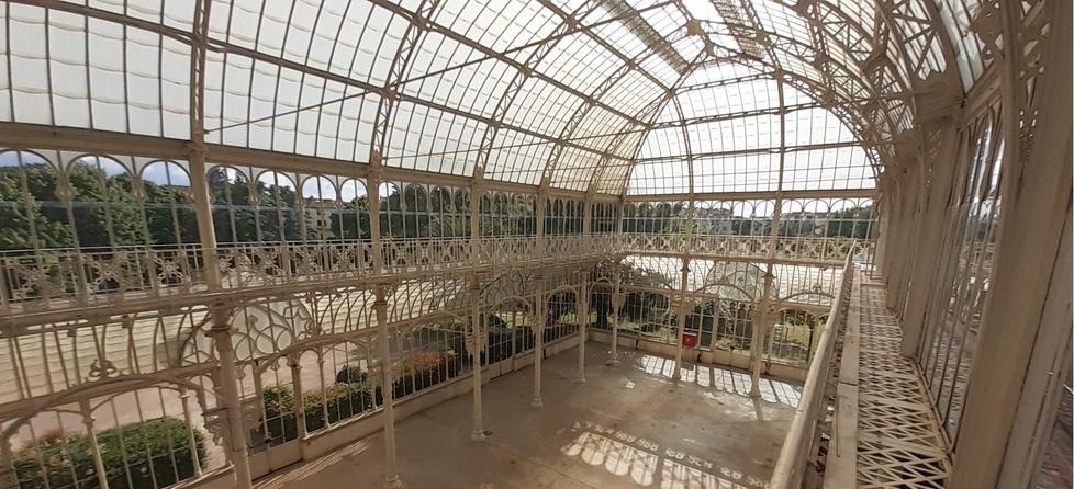 Una vista del Tepidarium dall’interno dopo uno dei molti allagamenti causati dalle infiltrazioni provenienti dalla volta della struttura liberty