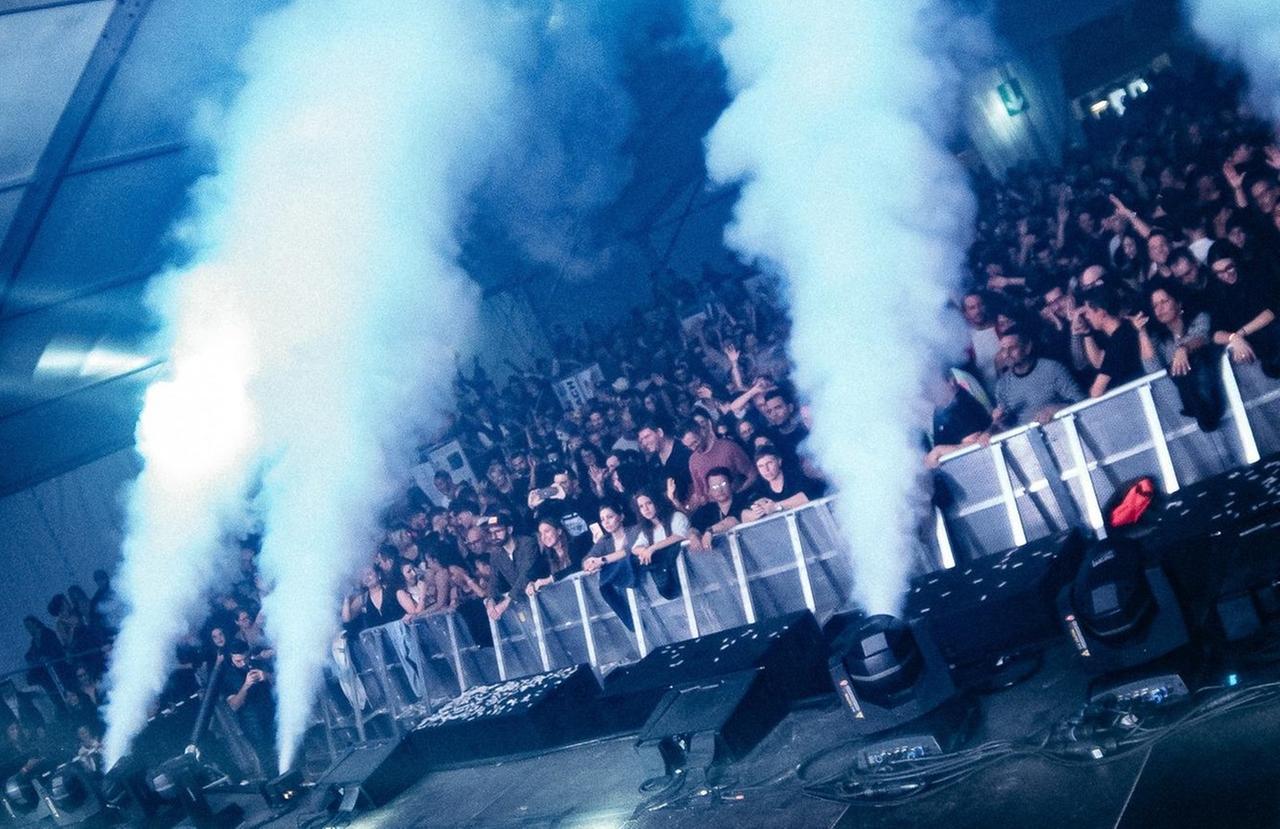 A Comacchio Emis Killa annulla il concerto. E sull’evento Dark Valley è polemica