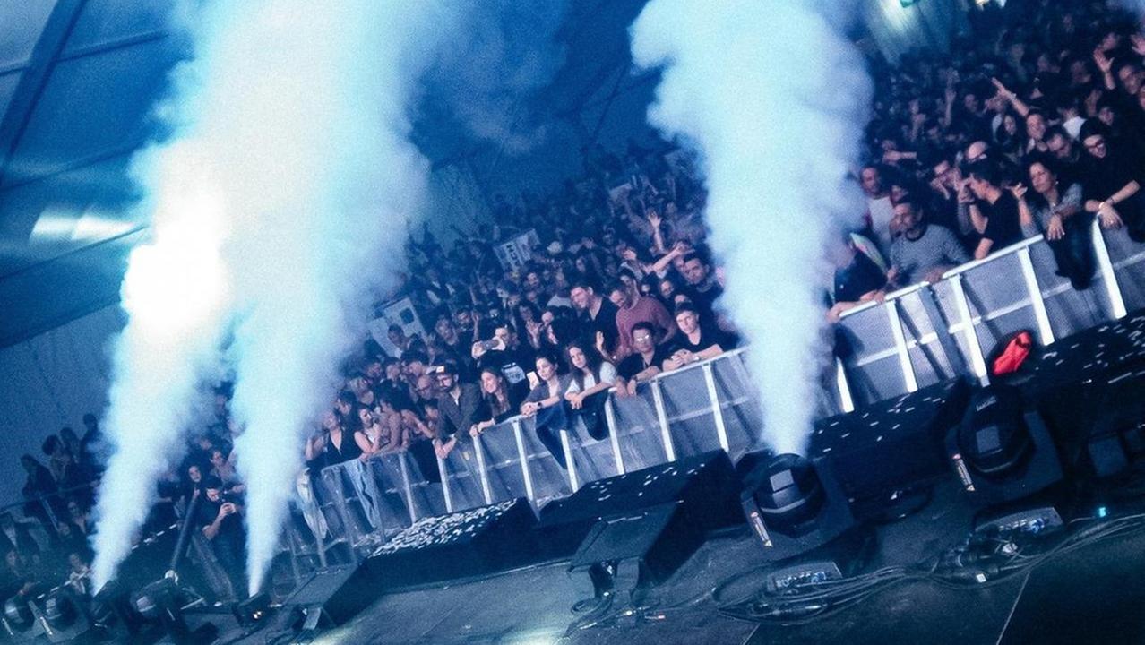 A Comacchio Emis Killa annulla il concerto. E sull’evento Dark Valley è polemica