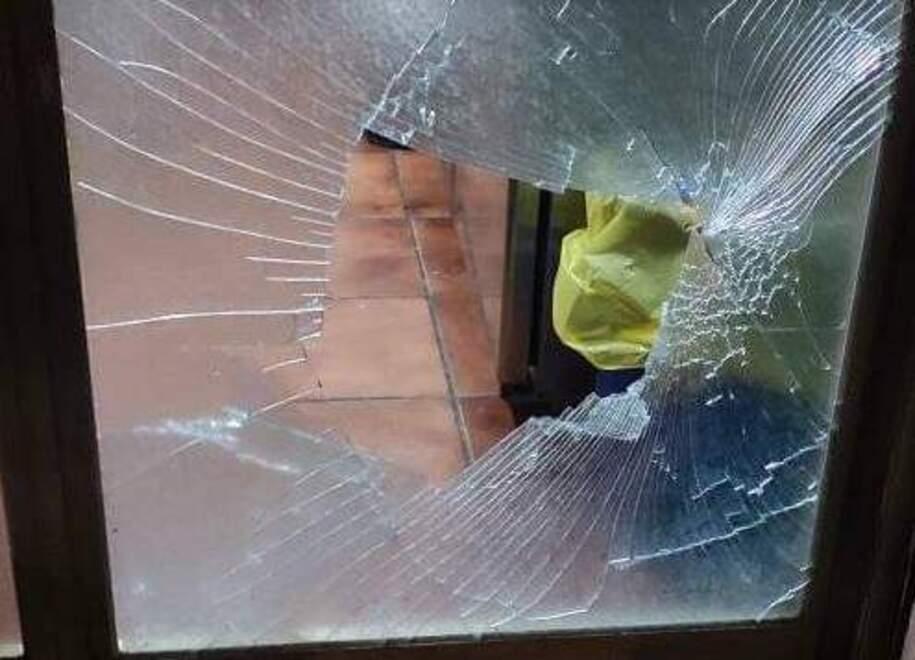 La folle notte di Halloween a Formigine: risse e vandalismi in stazione