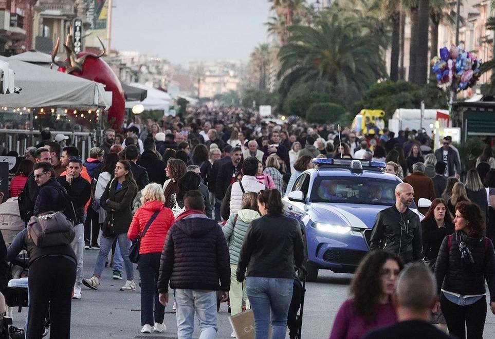 
	La passeggiata a Viareggio

