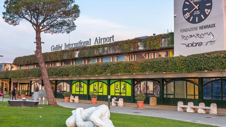 Pisa, sparisce il passeggino durante il volo: Ryanair condannata a risarcire