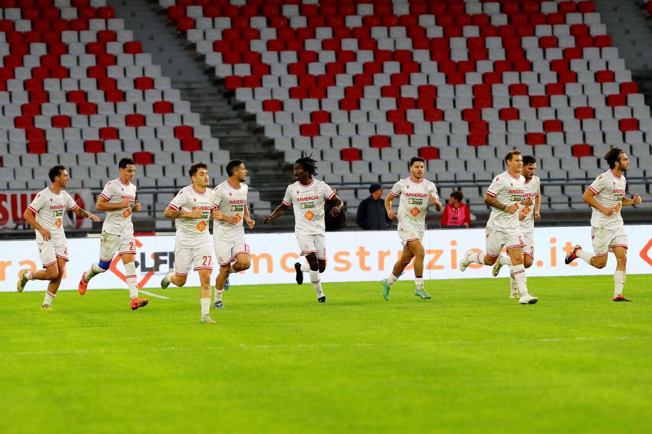 La Reggiana acchiappa il Bari in volata