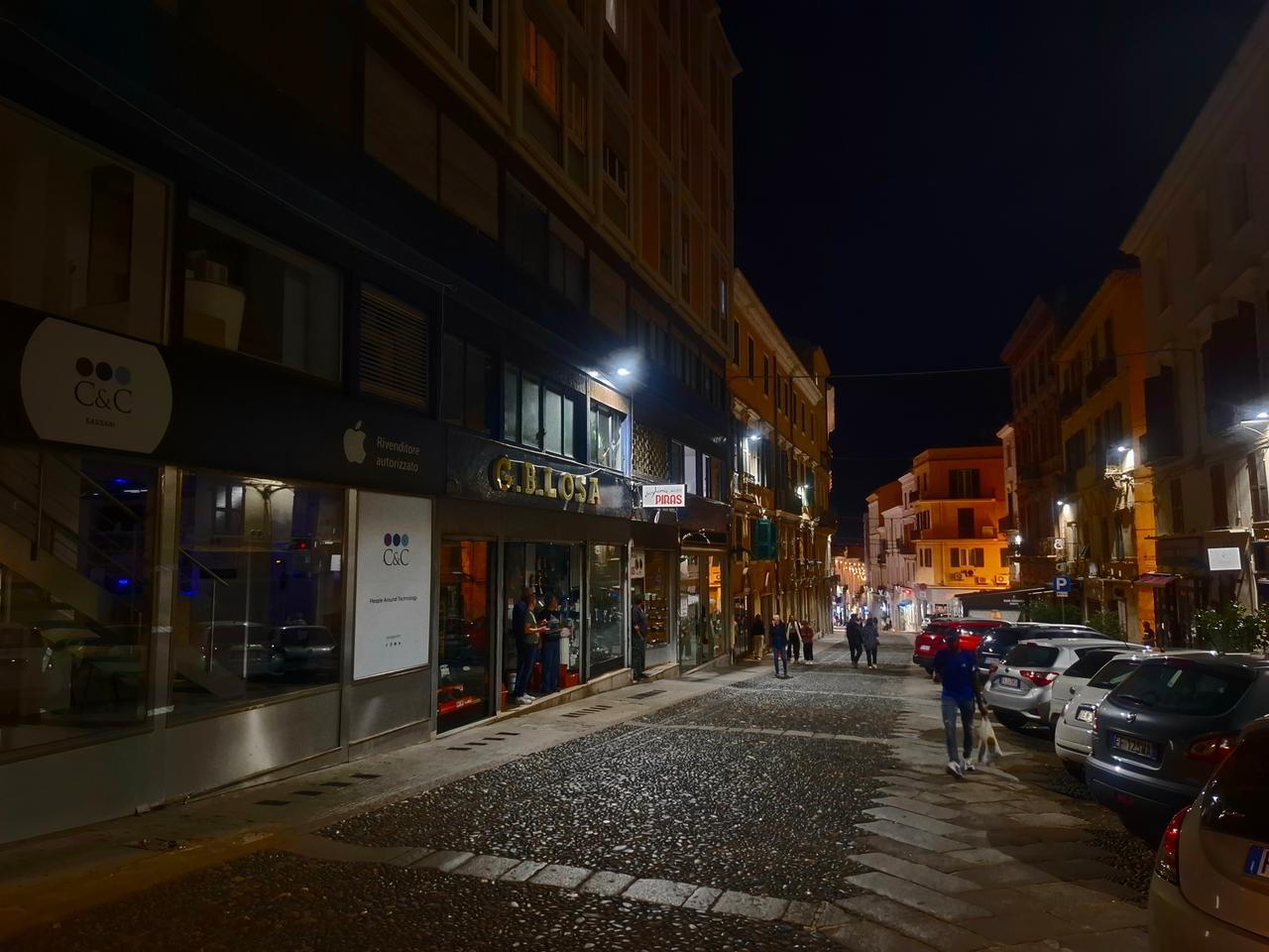 L’appello dei commercianti: «Le telecamere non bastano, i sassaresi tornino al centro»