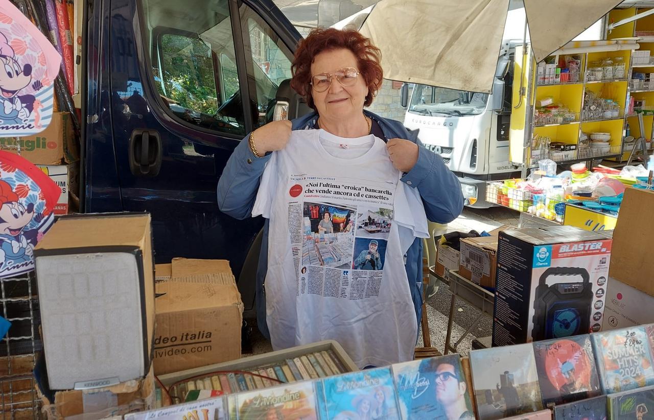 «Quanto affetto dalla gente per l’ultima bancarella del disco»