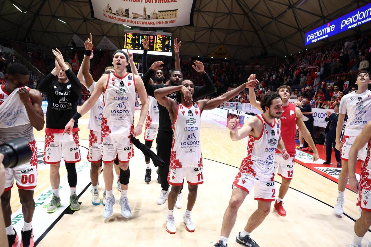 Pistoia vince una gara pazzesca, riprende e supera Reggio nel finale