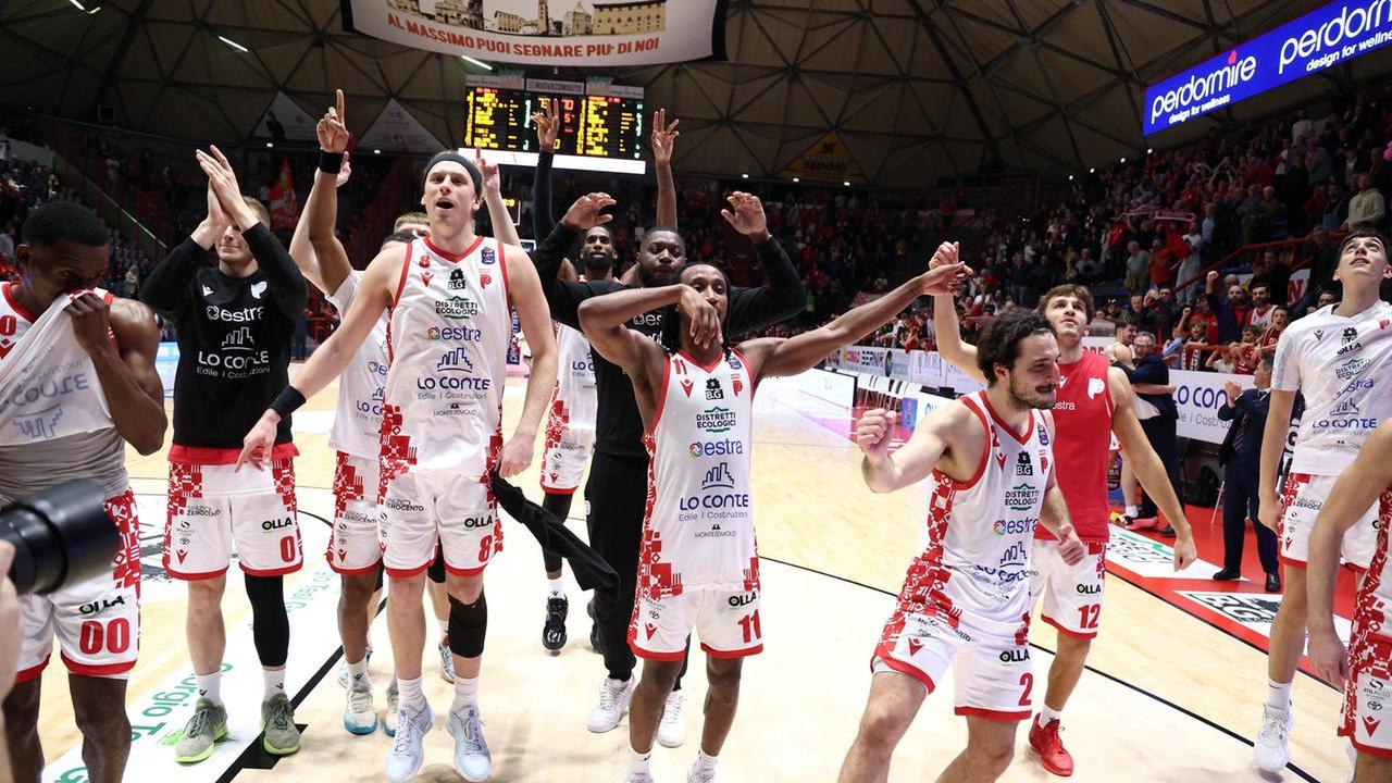 Pistoia vince una gara pazzesca, riprende e supera Reggio nel finale