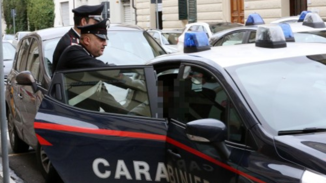 Nella foto (d’archivio) un arresto dei carabinieri