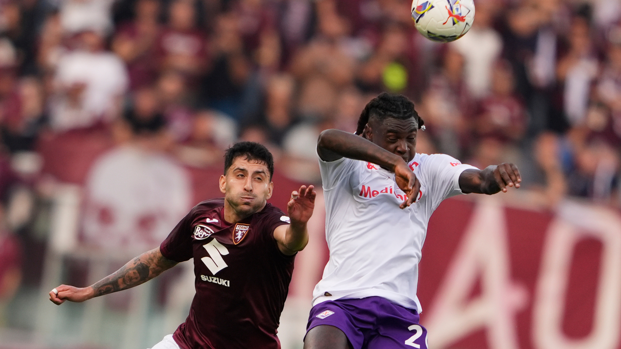 Un'azione di gioco del match