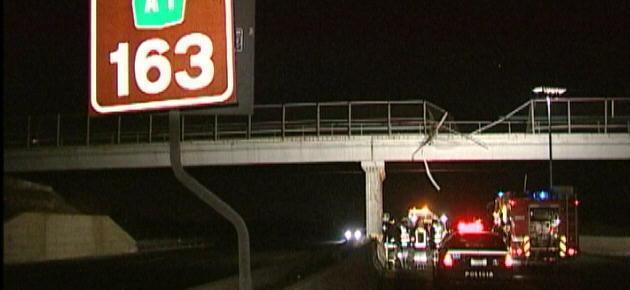 Donna si getta dal ponte sull’autostrada