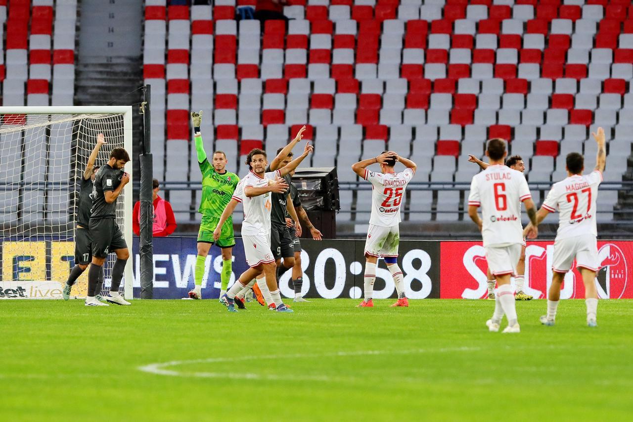 Serie B: Reggiana tredicesima. Dieci le squadre in lotta per la salvezza in tre punti