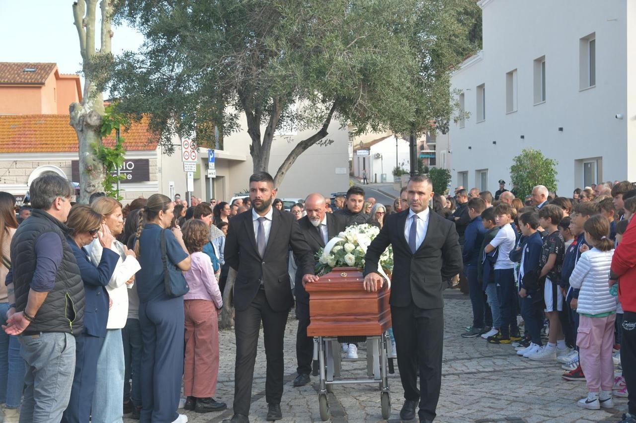 L’addio di San Teodoro e Fonni all’albergatore Mauro Falconi
