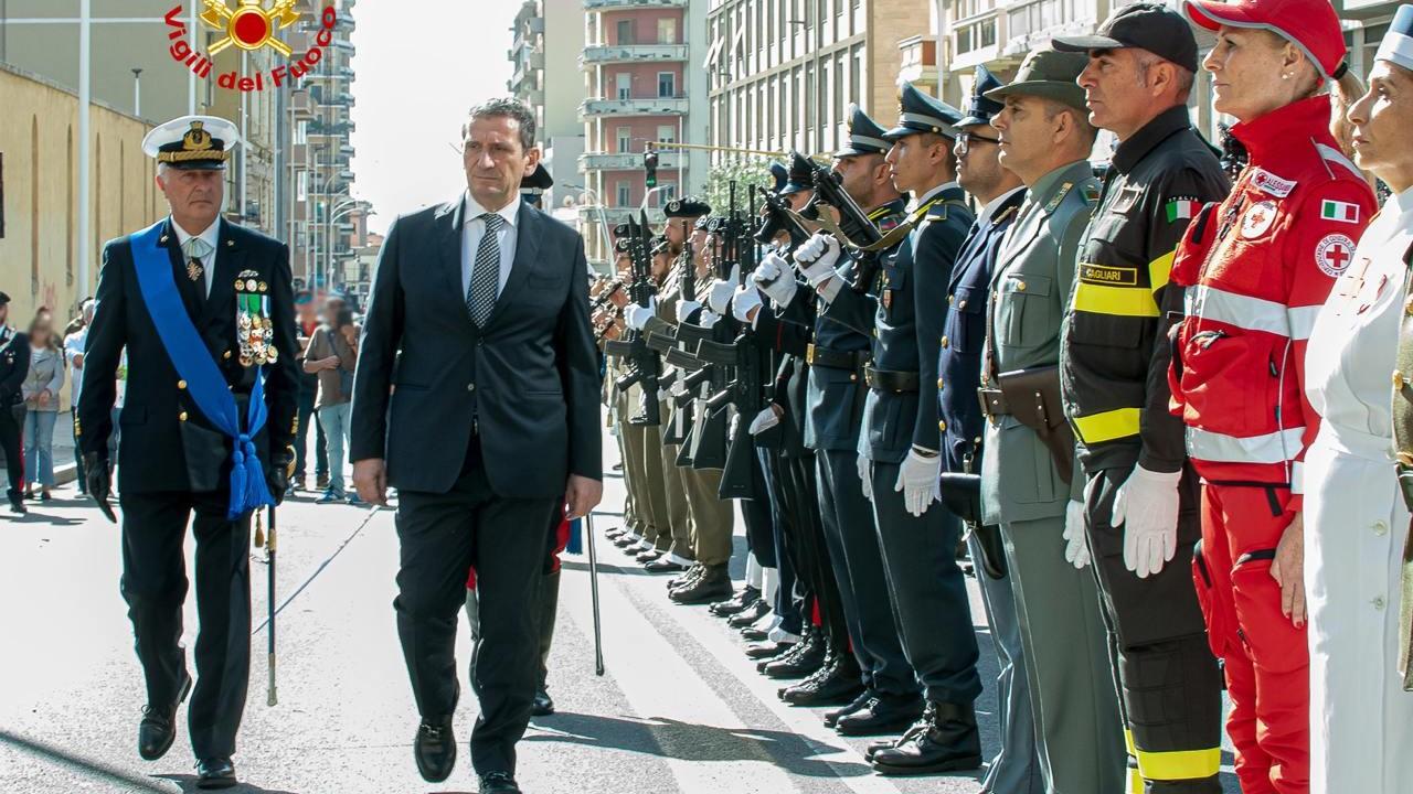 A Cagliari la cerimonia per la giornata delle forze armate