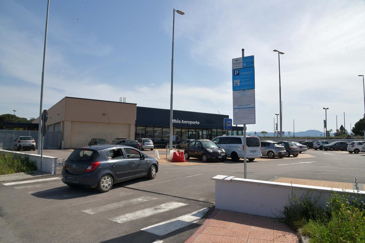 Olbia, ancora “multe” nei parcheggi dei supermercati: «Regole poco chiare»