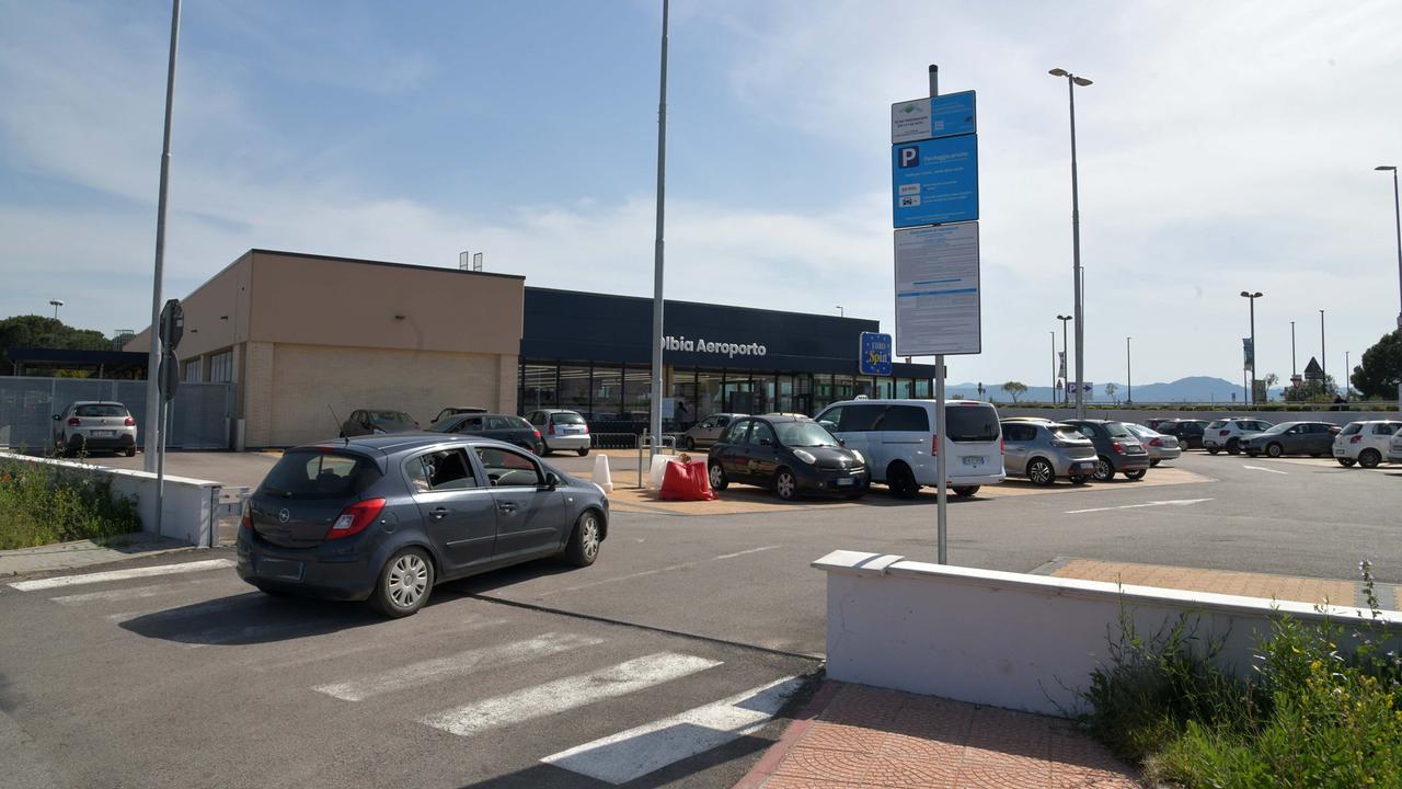 Olbia, ancora “multe” nei parcheggi dei supermercati: «Regole poco chiare»