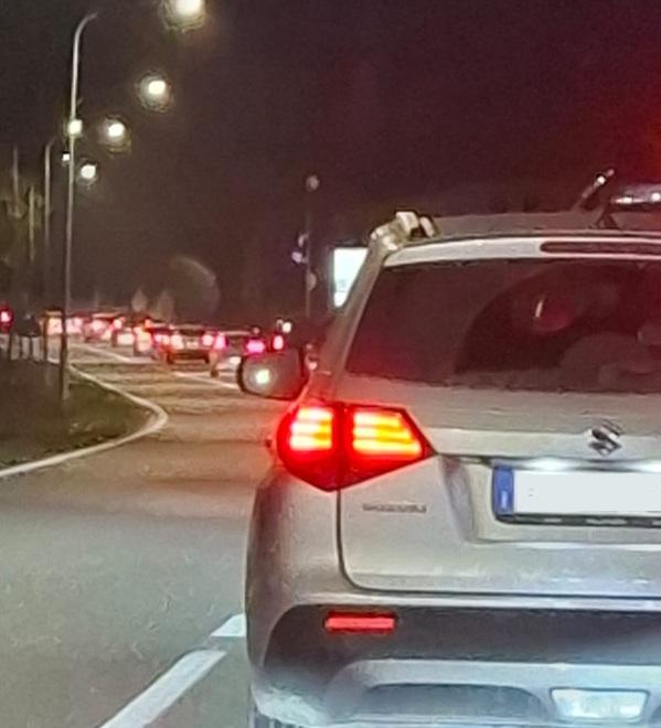 Otto chilometri di coda sulla Fondovalle Panaro: colpa di una frana, interviene la Provincia