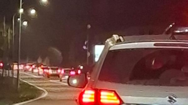 Otto chilometri di coda sulla Fondovalle Panaro: colpa di una frana, interviene la Provincia