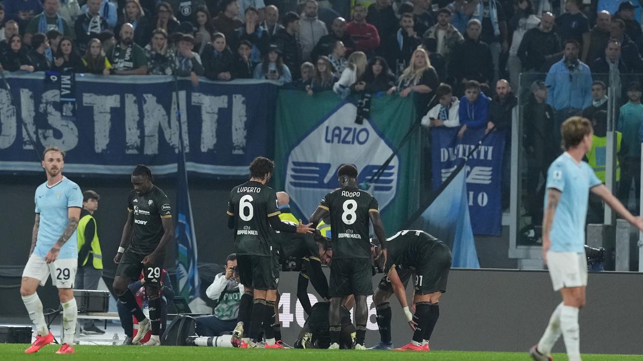 Il Cagliari festeggia il gol del pareggio di<strong> Luvumbo</strong>