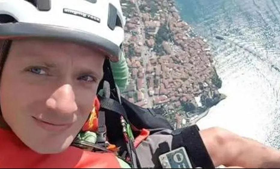 Tragico volo in parapendio: muore elettricista di 45 anni