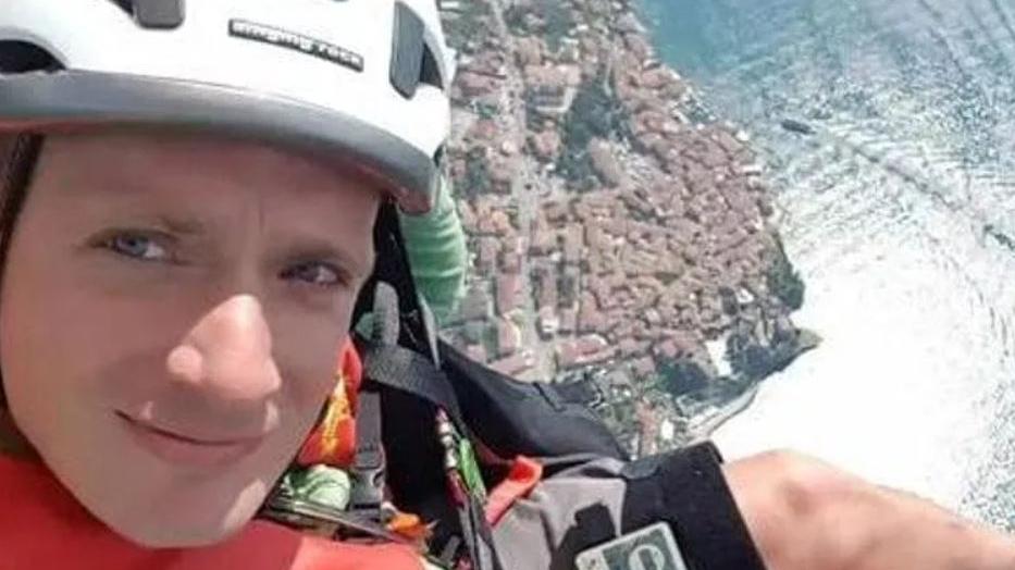 Tragico volo in parapendio: muore elettricista di 45 anni