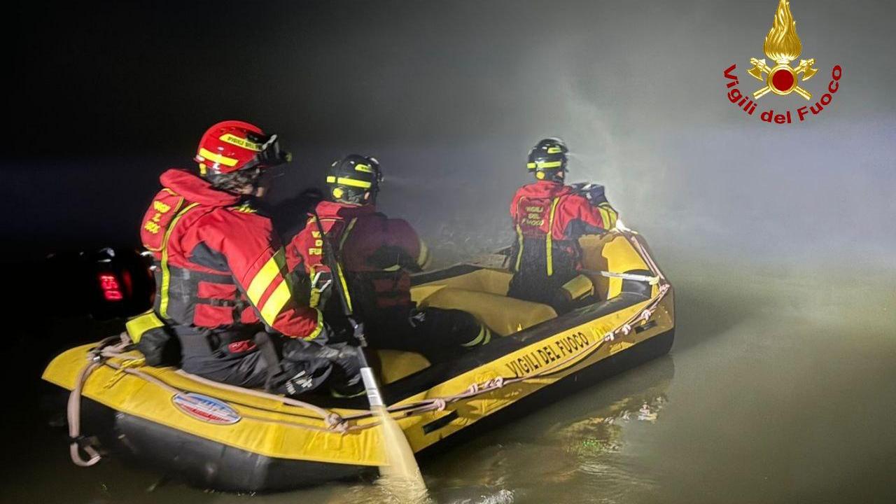 Turista inglese si perde in bici nella golena del Po a Guastalla, trovato: sta bene