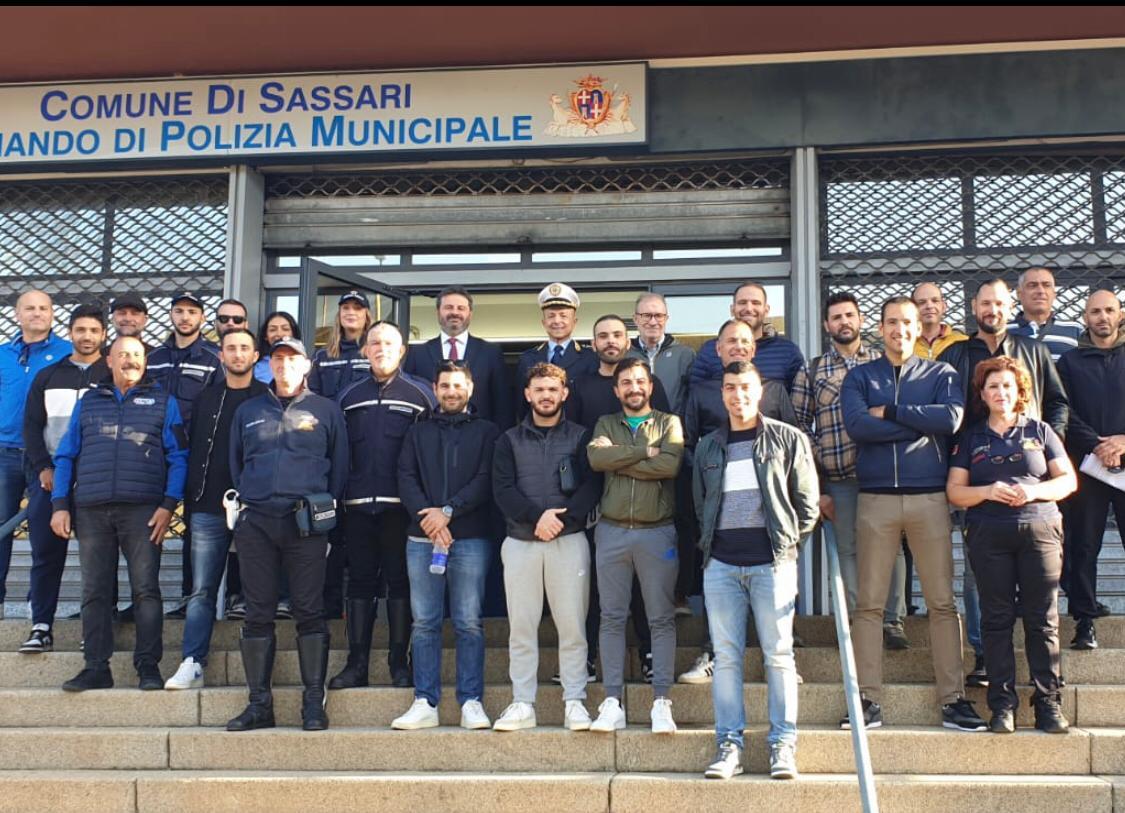 Sassari, la solidarietà della polizia locale: trenta agenti donano il sangue