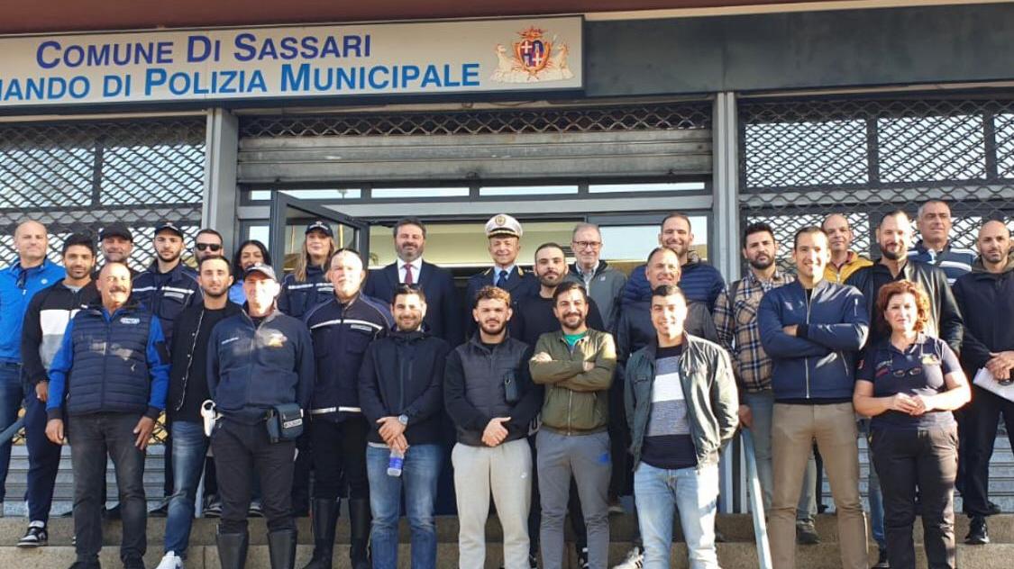 Sassari, la solidarietà della polizia locale: trenta agenti donano il sangue