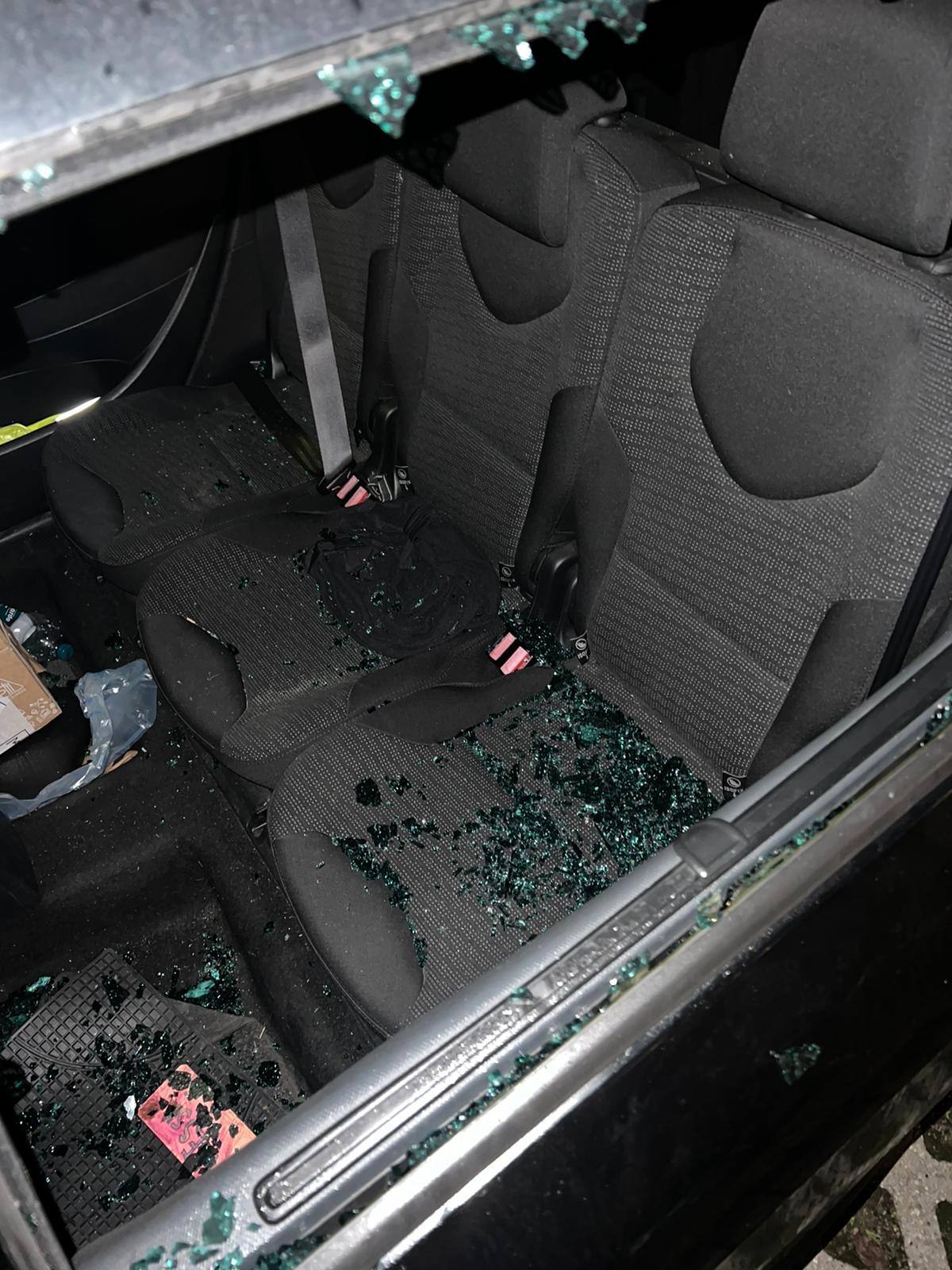 Auto saccheggiate: stavolta è toccato a piazzale Europa