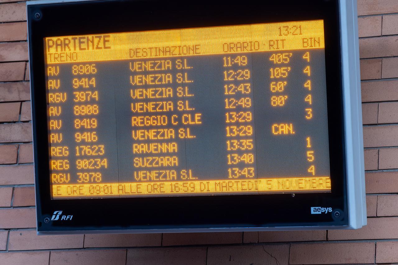 Ferrara, sciopero treni: ritardi fino a 7 ore e cancellazioni