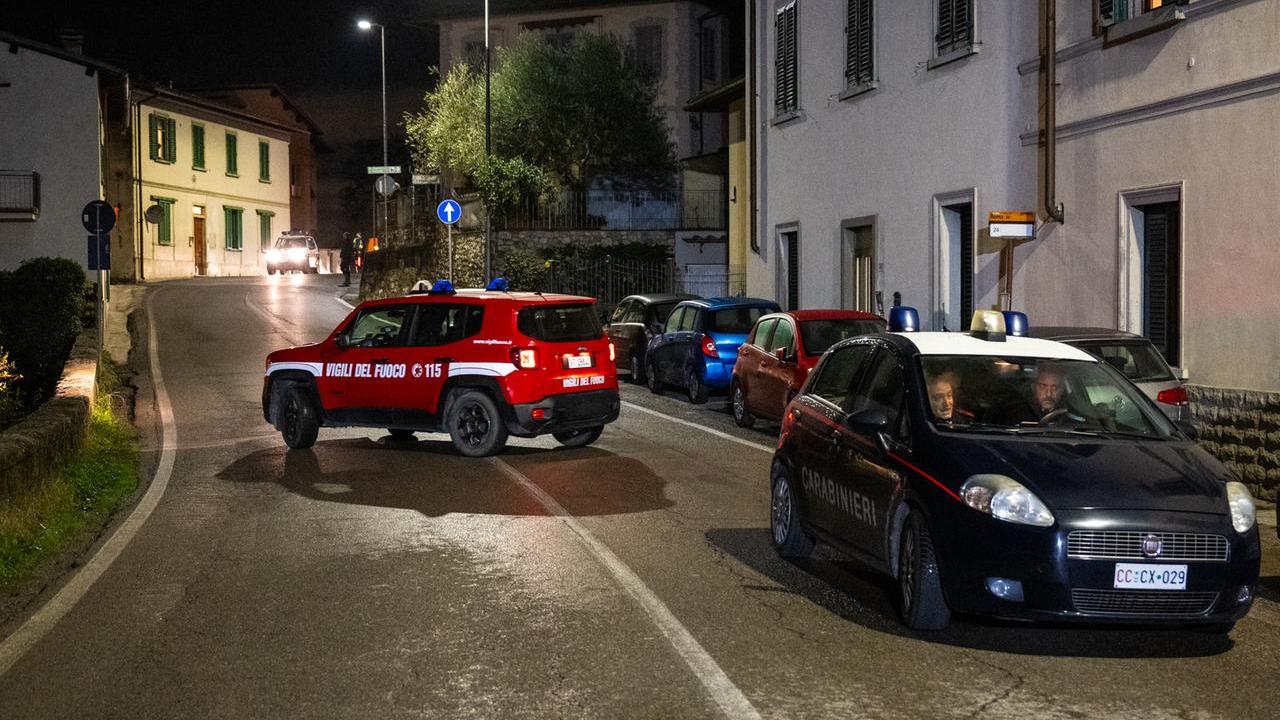 Carabinieri e vigili del fuoco a Bagno a Ripoli (foto d'archivio)