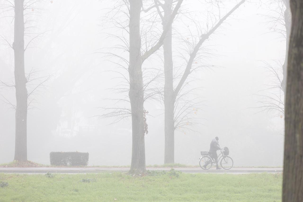 Ferrara, la nebbia ripulisce l’aria dallo smog