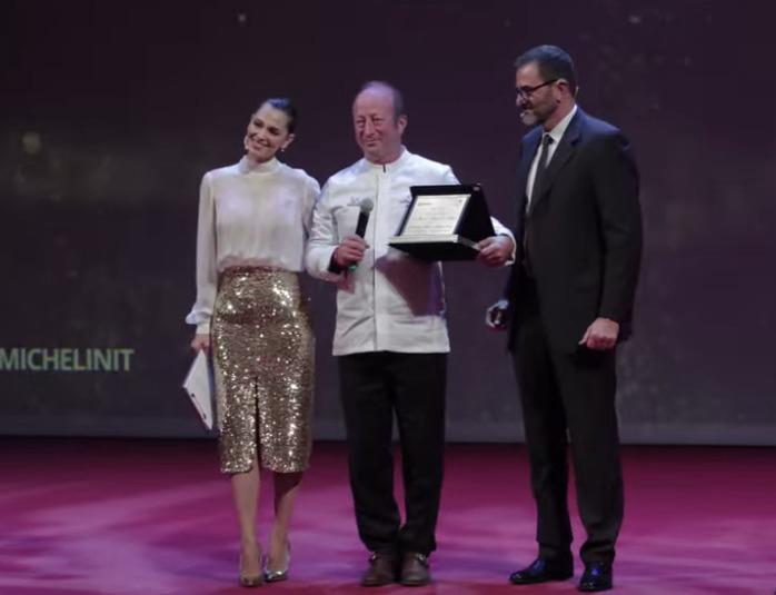 Guida Michelin, la stella di Arnaldo brilla da 65 anni: premio alla carriera. «Qui venivano Luciano Pavarotti ed Enzo Ferrari»