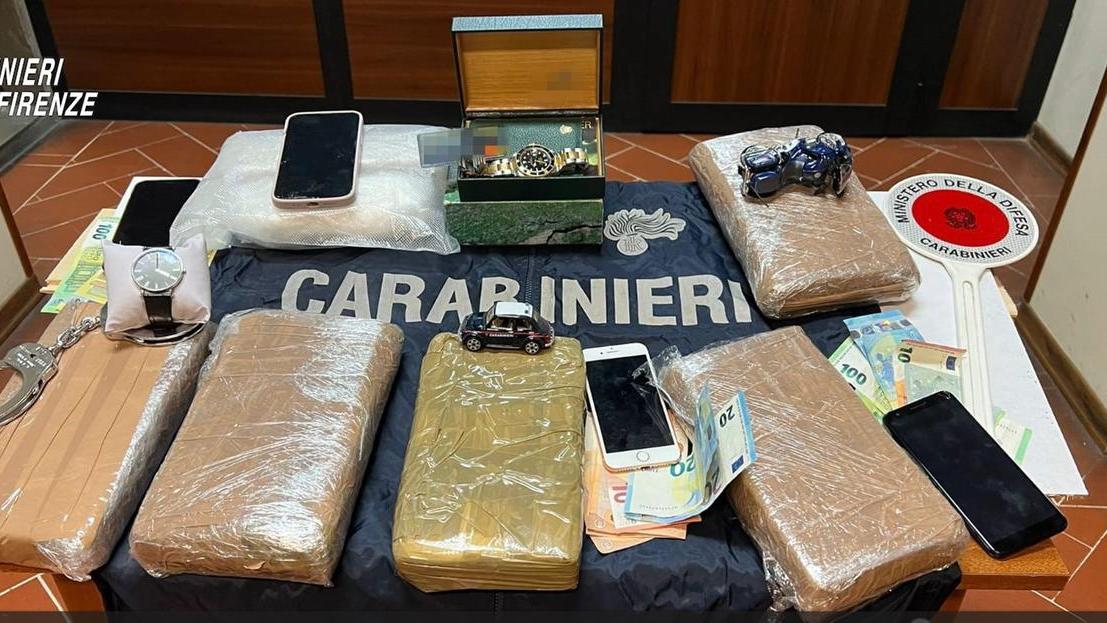 Prato, indagine anti-droga sventa un possibile omicidio