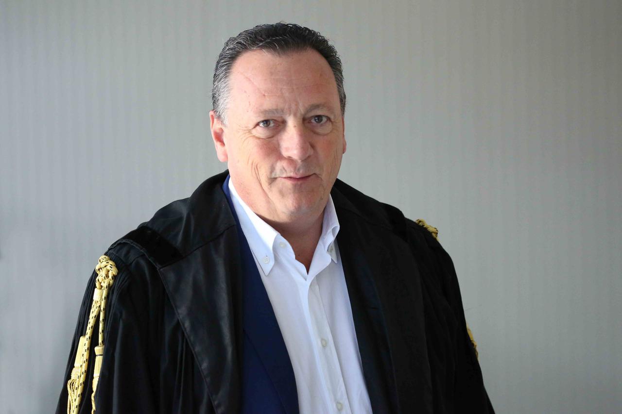 «Sempre meno avvocati: i giovani preferiscono il posto fisso. Il futuro? La sfida sarà con l’Intelligenza Artificiale»