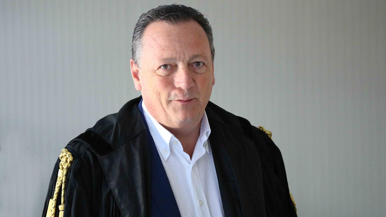 «Sempre meno avvocati: i giovani preferiscono il posto fisso. Il futuro? La sfida sarà con l’Intelligenza Artificiale»