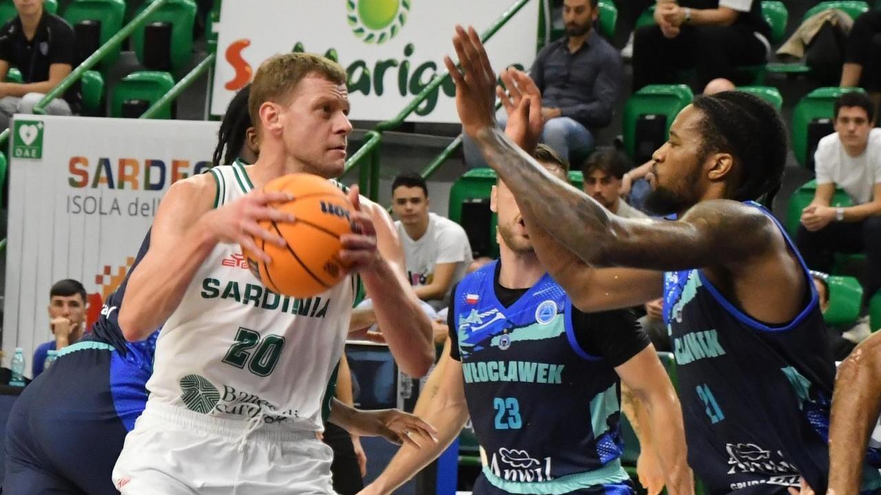 La Dinamo chiude in vantaggio il primo tempo a Wloclawek: 34-38