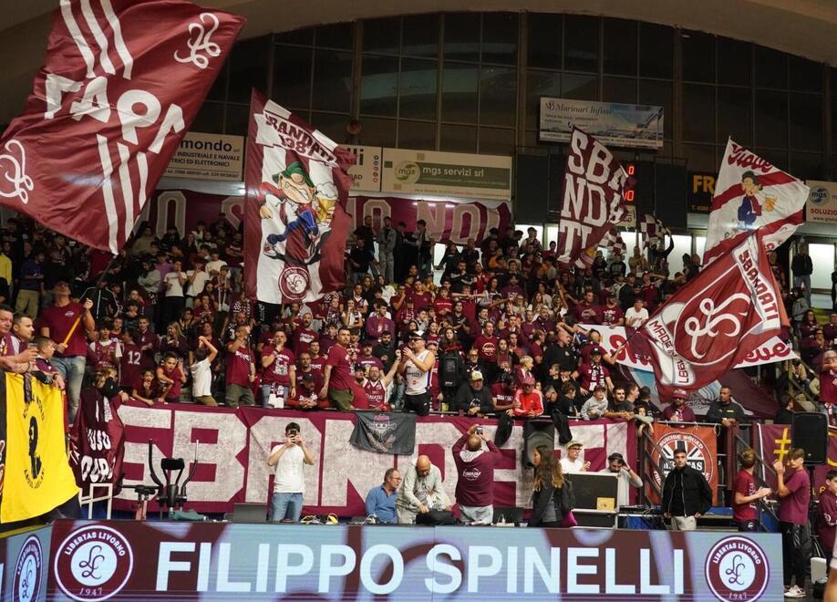 
	I tifosi in curva (foto Silvi)

