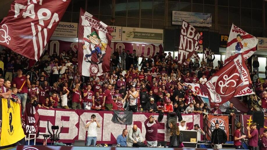 I tifosi in curva (foto Silvi)