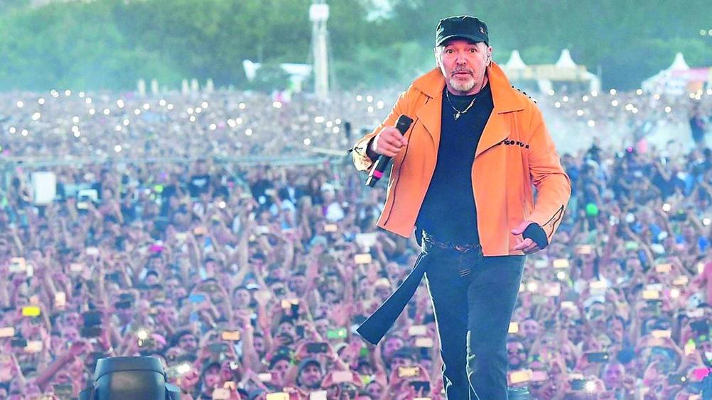 Vasco Rossi pensa a Ferrara, contatti per un concerto