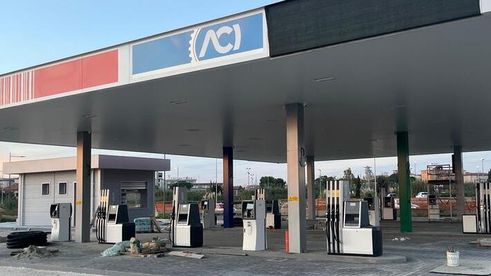 Il distributore Aci (foto Franco Silvi)