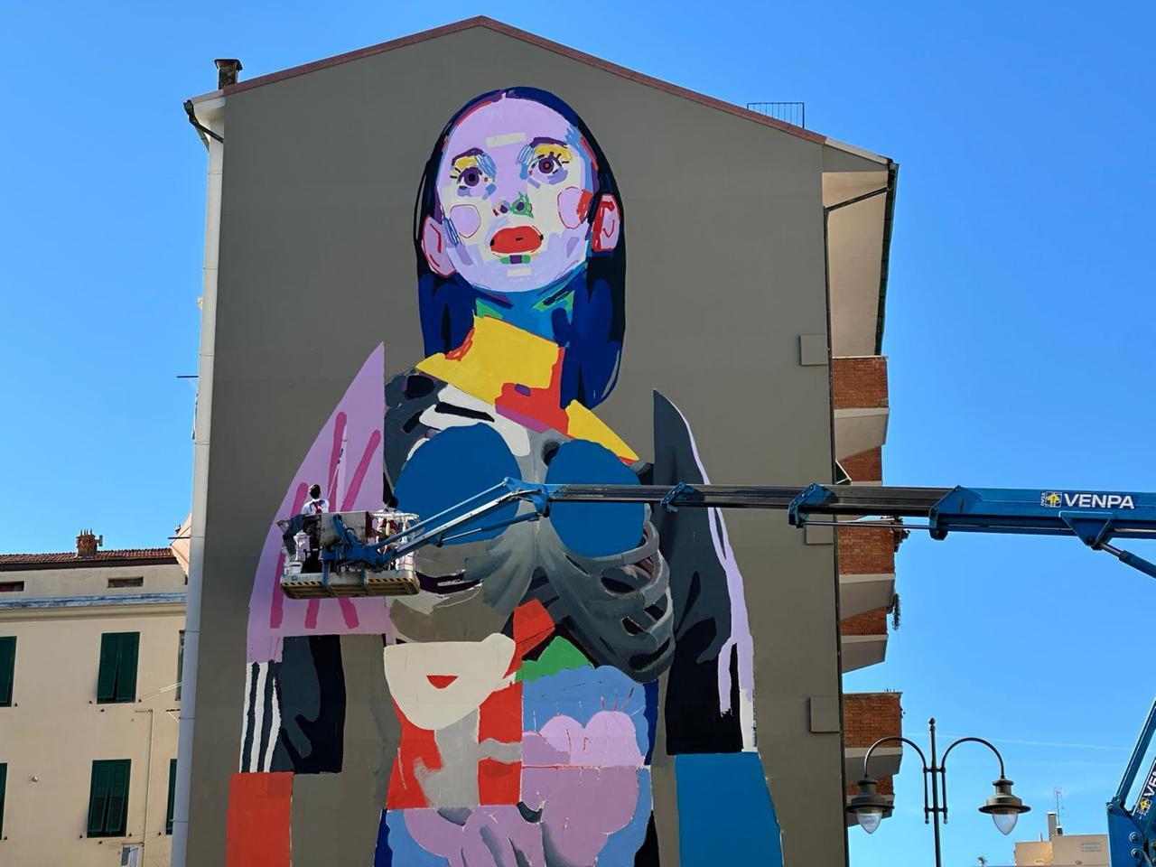 
	La donna-collage

