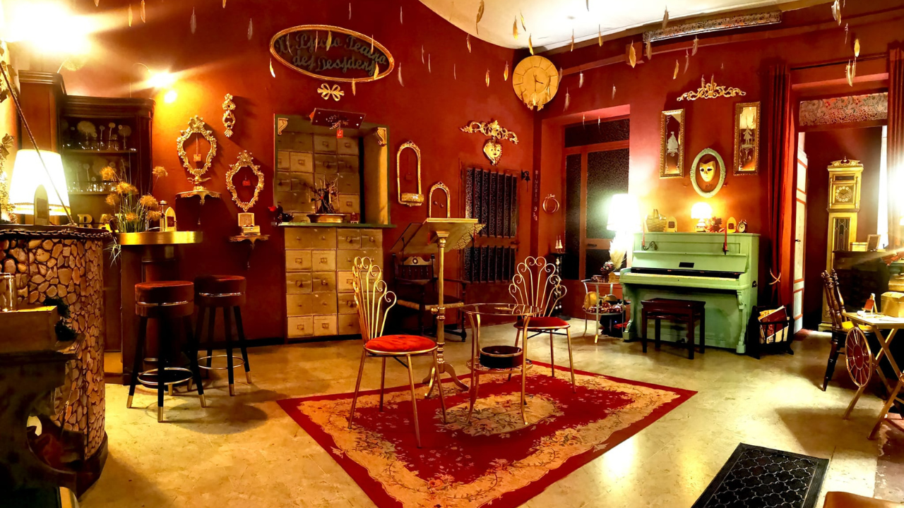 La sala degli spettacoli del teatro Le petit voyage