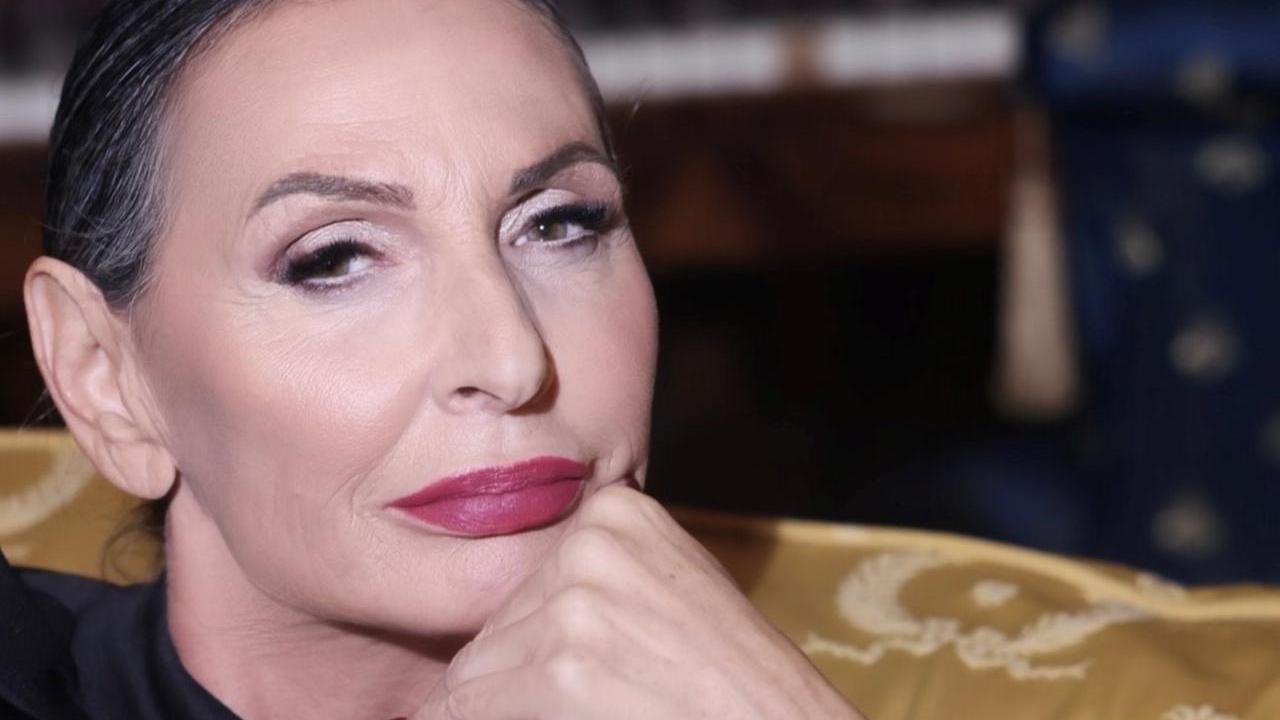 Monica Iotti, influencer del galateo: «C’è ancora bisogno di buona educazione»